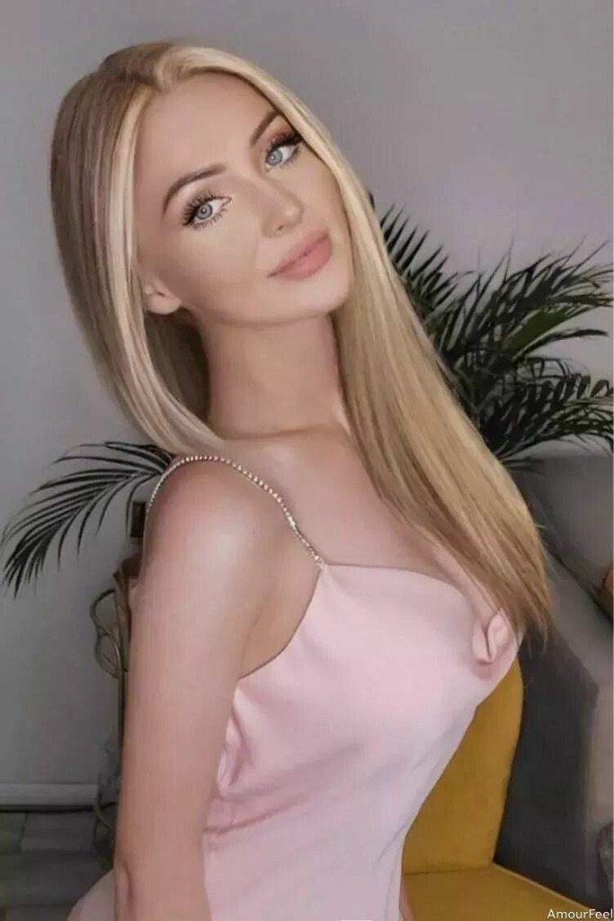 Olena, 32