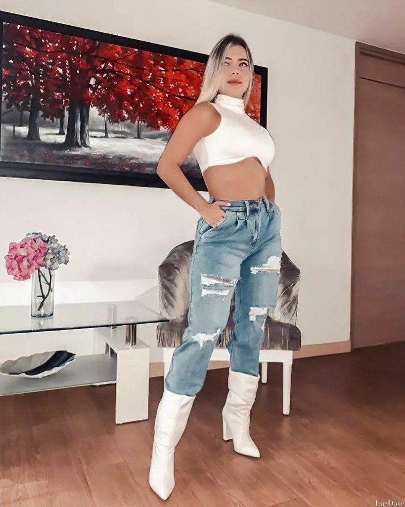 Melissa, 26