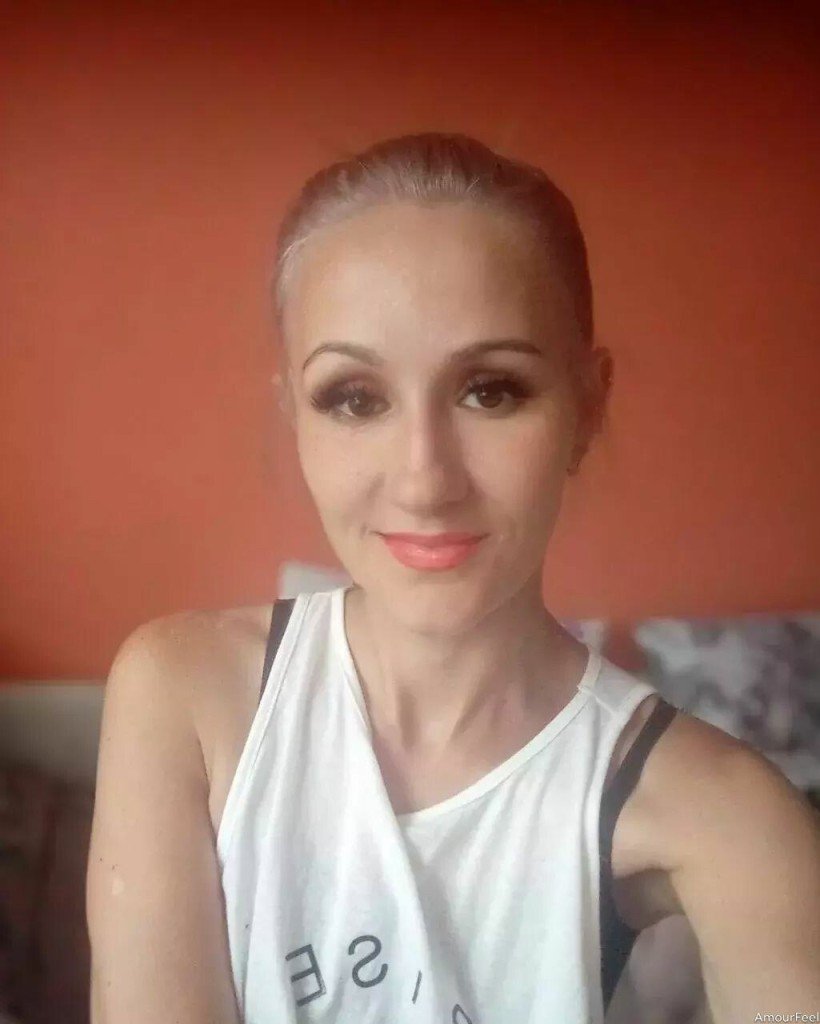 Iana, 30