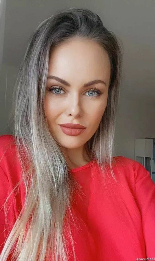 Halyna, 38