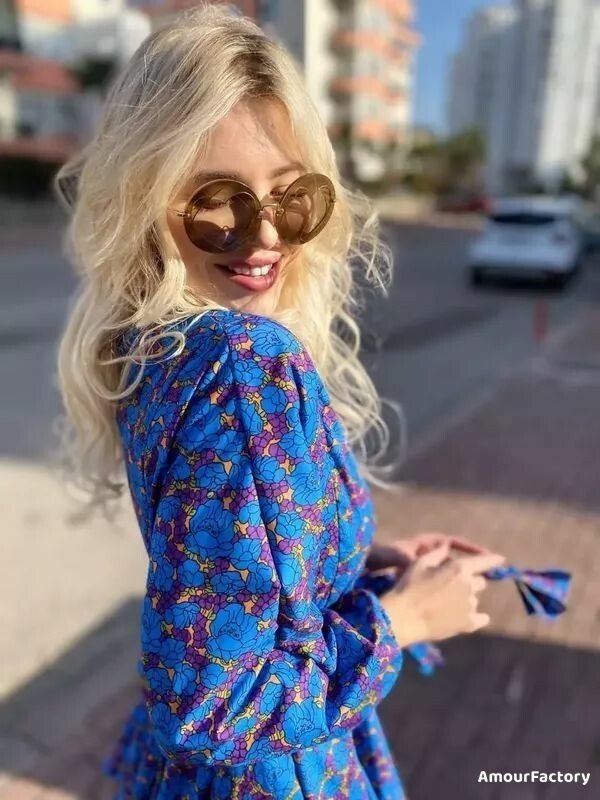 Anna, 25
