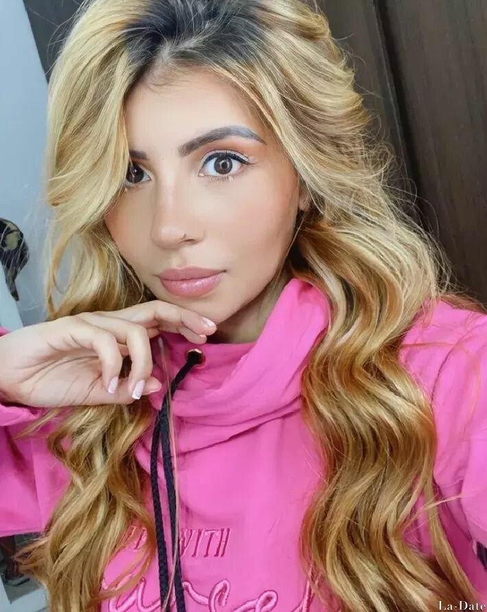 Wendy, 24