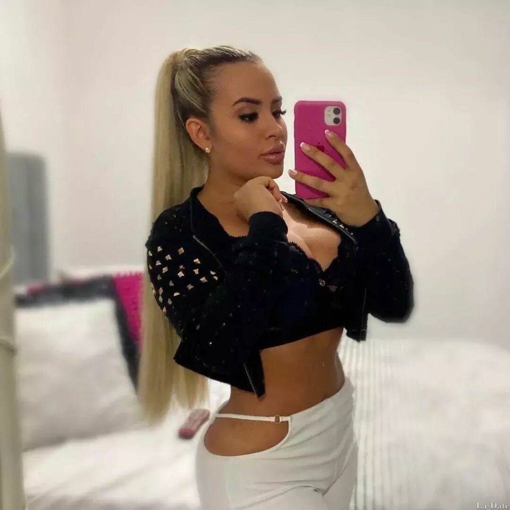Melissa, 25